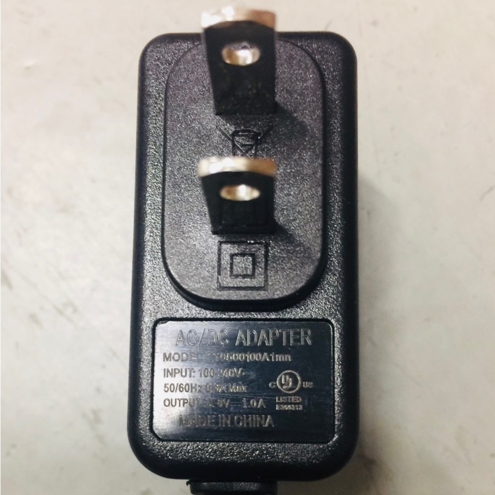 AC/DC Adapter